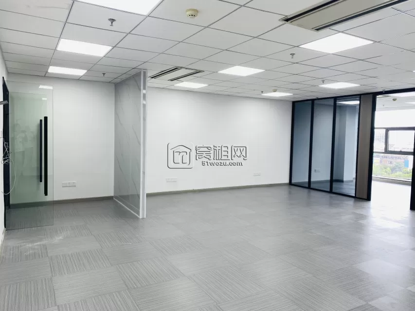 宁波地铁3号线樱花公园站出口写字楼东航大厦140平 两个隔间办公出租