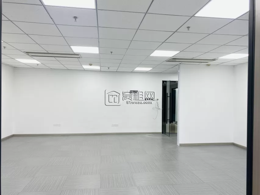 宁波地铁3号线樱花公园站出口写字楼东航大厦140平 两个隔间办公出租