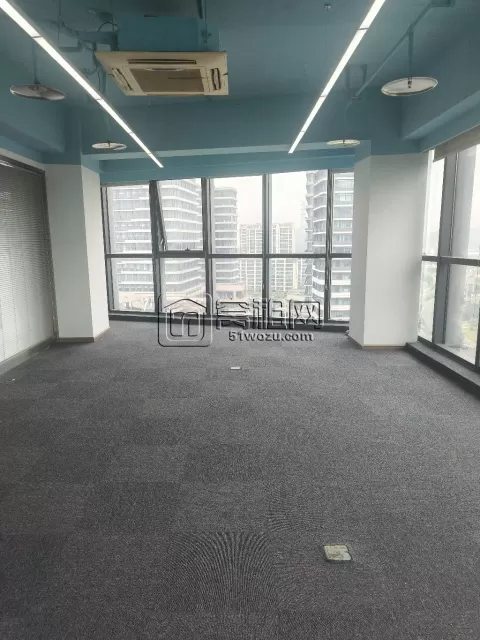宁波江北前洋街道同济路227号盛悦大厦面积：516.4平米朝向西北办公室出租