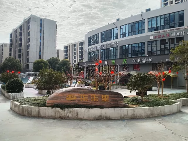 镇海庄市柒柒里写字楼出租82平米3650元一个月豪华装修，独立中央空调个隔间，可配家具