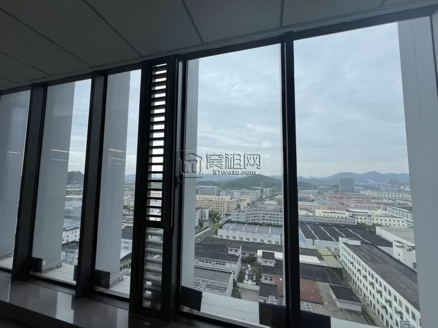 宁波前洋里商务中心出租344平方朝北办公室，租金14126元/月