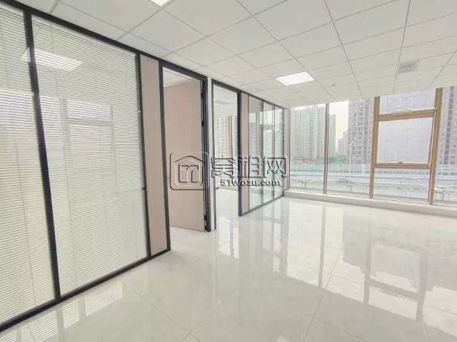 宁波宜家对面乐橙荟大厦出租113平 东南朝向 两隔间办公室