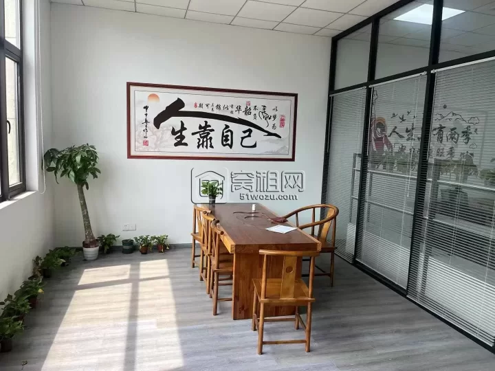 宁波集士港梦创101创业园 110平带全套家具  特价出租