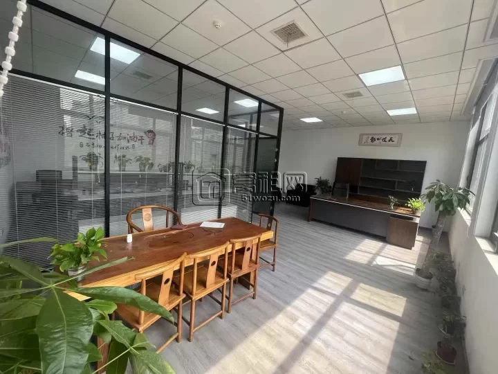 宁波集士港梦创101创业园 110平带全套家具  特价出租