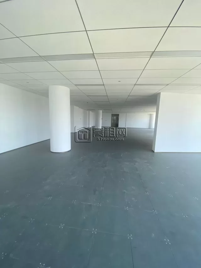 东部新城地铁7号线东品大厦出租400平米办公室