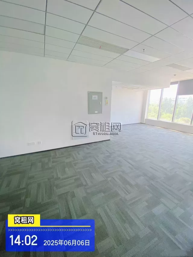 高新区奥创中心写字楼400平米精装修有隔间办公室出租