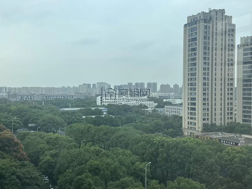 宁波微软大厦隔壁研发园C12幢办公室出租西南195平方，8800元