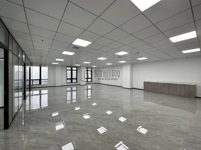 宁波高新区核心区域研发园B1幢办公室出租，西南360平方，6个隔间