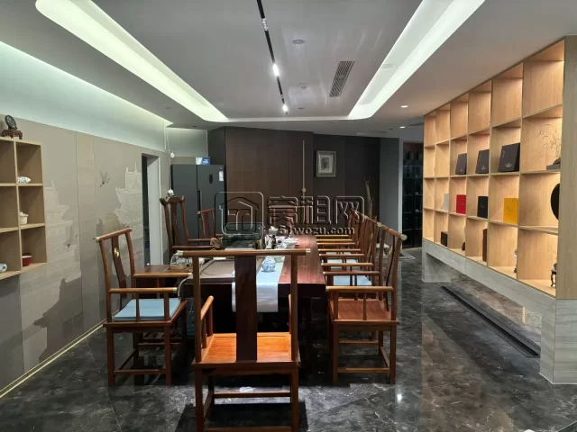 鄞州万达附近一楼沿街商铺300m²豪华装修直接出租