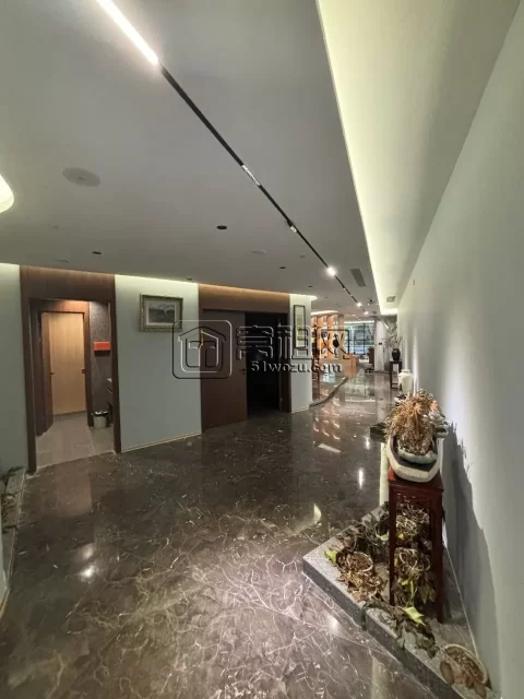 鄞州万达附近一楼沿街商铺300m²豪华装修直接出租