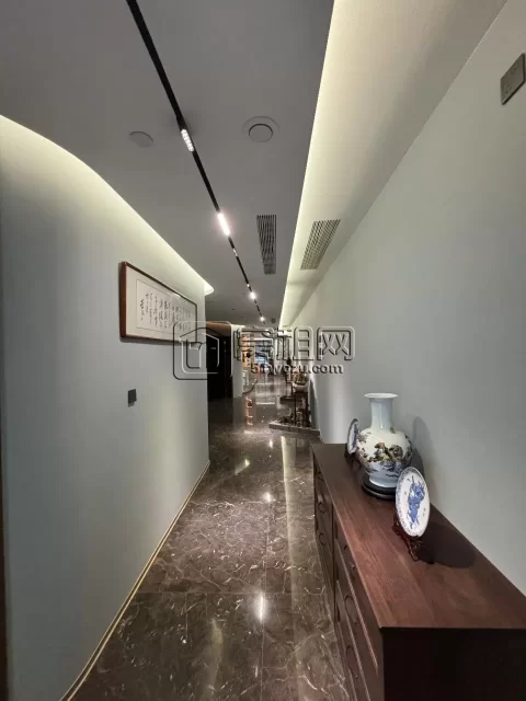鄞州万达附近一楼沿街商铺300m²豪华装修直接出租