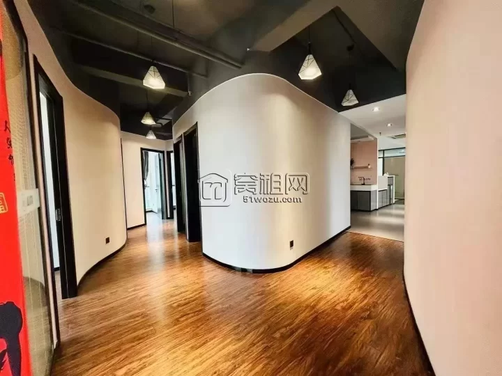 南部商务区地铁口国骅大厦350平出租西南双面采光，适合直播，电商类型，单价1.45