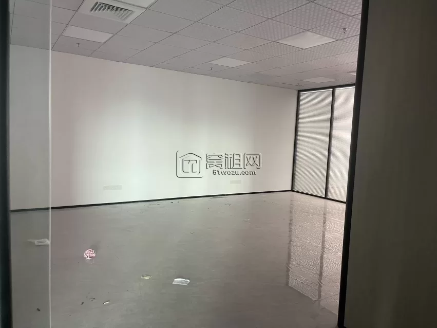 江北洪塘141平精装写字楼出租全新精装修3隔间/东朝向