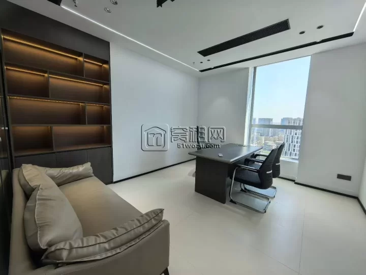 慧和大厦出租豪华装修286平3个隔间，带全套办公家具