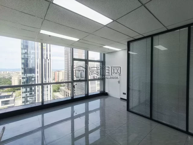 南部商务区鸿安大厦125平米精装修办公室出租6000元一个月