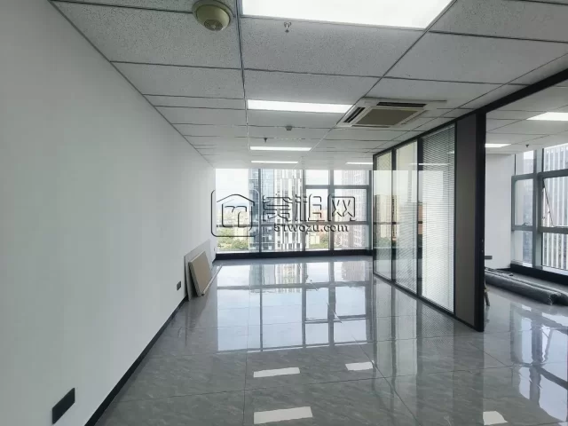 南部商务区鸿安大厦125平米精装修办公室出租6000元一个月