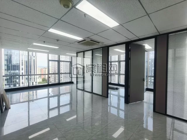 南部商务区鸿安大厦125平米精装修办公室出租6000元一个月