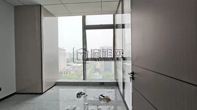 宁波高铁站北广场100米星悦中心大厦103 m²，高层视野超好，精致装修