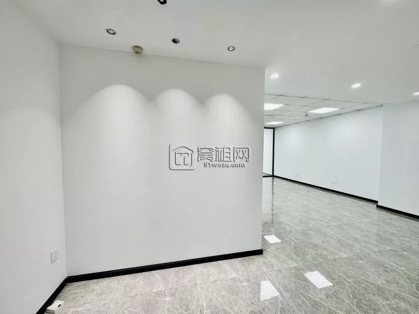 南部商务区泰康大厦出租 145平 朝南 双隔间写字楼