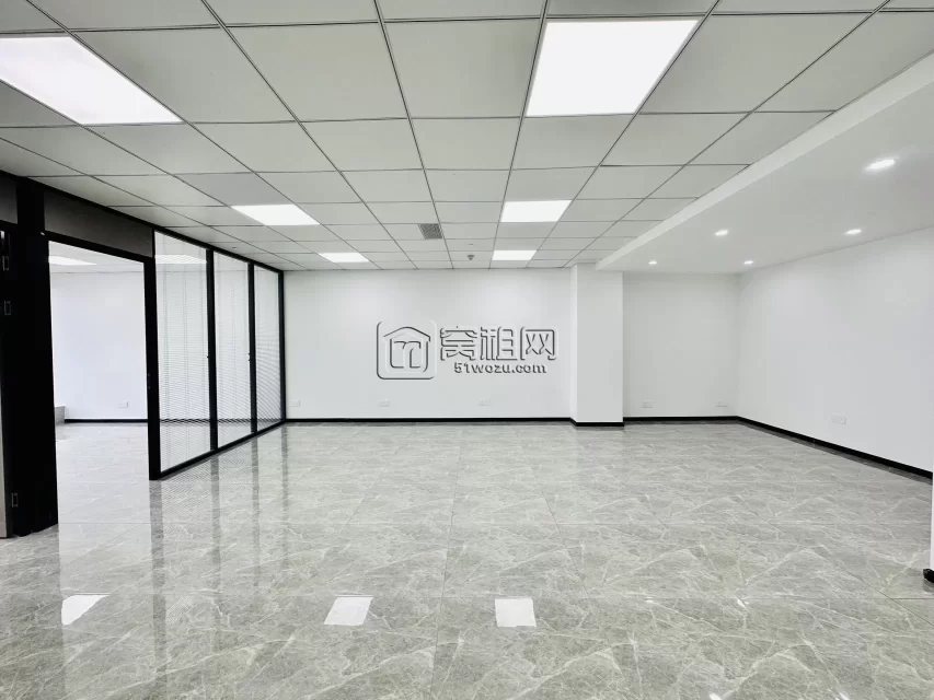 南部商务区泰康大厦出租 145平 朝南 双隔间写字楼