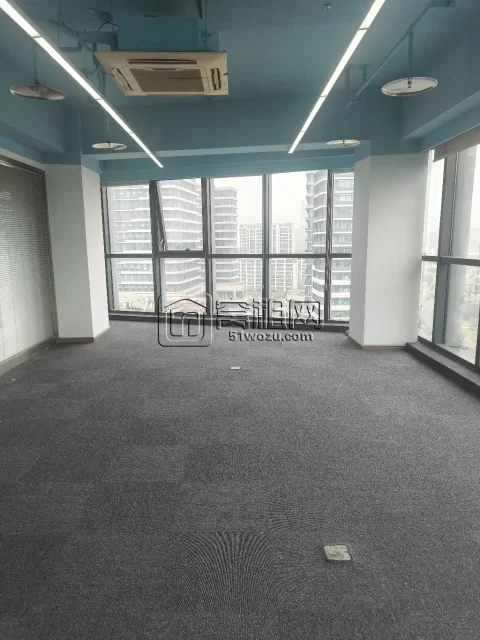宁波江北前洋盛悦大厦面积：516.4平/西北朝向半层出租