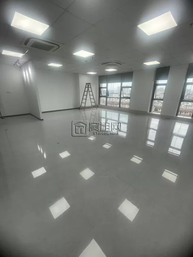 鄞州宁兴路4号线白鹤站写字楼富邦广场出租95平精装修写字楼朝南出租