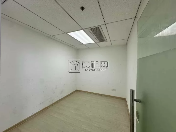 南部商务区3期附近写字楼迪趣大厦朝北105平两隔间4500元一个月出租含税价格