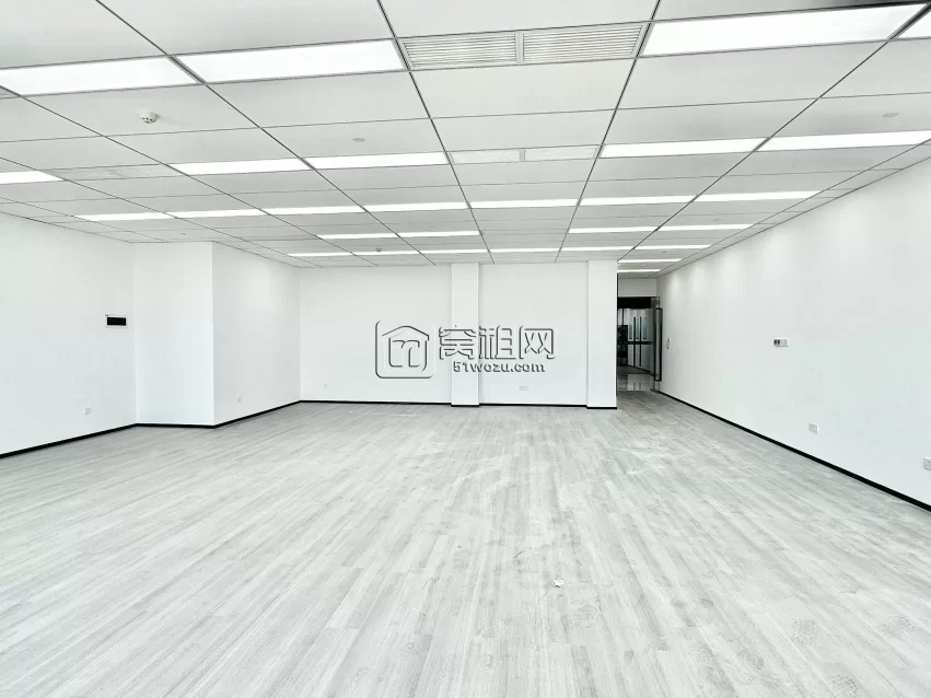 南部商务区附近写字楼175平方米出租朝东办公7963元/月
