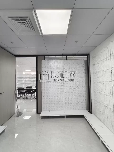 江北洪塘爱租大厦182平精装办公室出租租金5536元/月