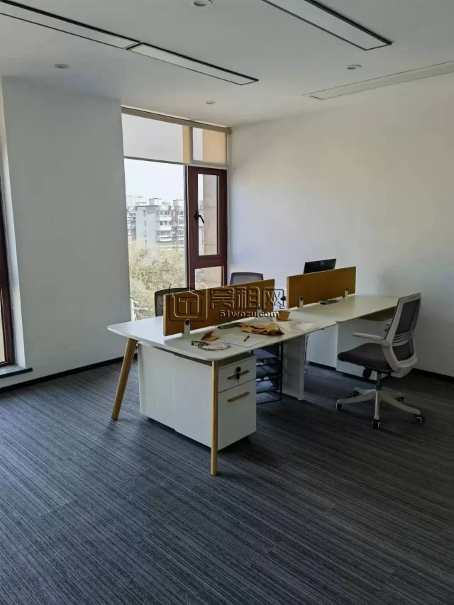 宁波工程学院附近华东建设大厦出租一梯一户，面积425平，豪华装修，独立车位带庭院，拎包入住。