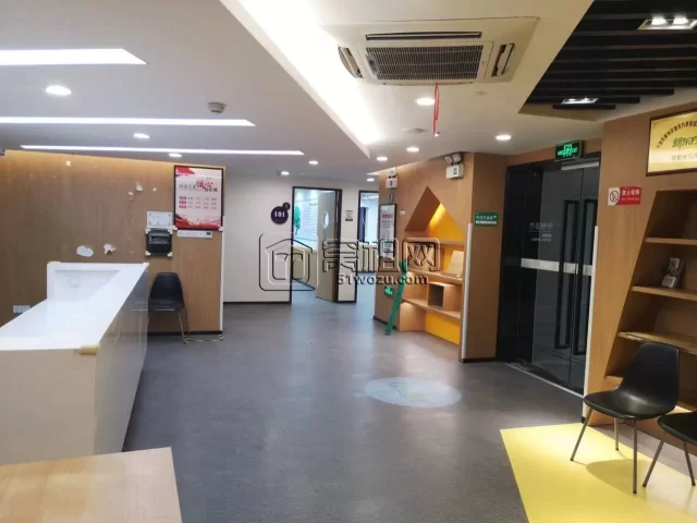 海曙双地铁旁华东建设大厦一梯一户，面积425平，拎包入住赠送免费车位