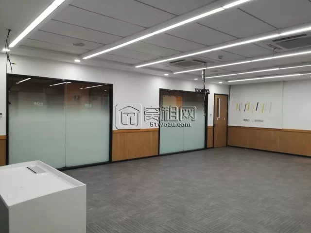 海曙双地铁旁华东建设大厦一梯一户，面积425平，拎包入住赠送免费车位
