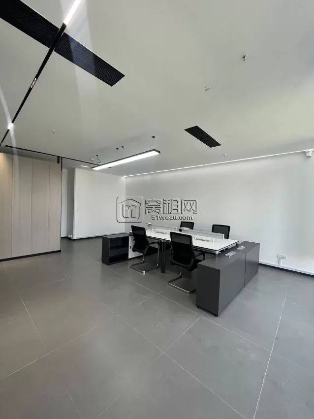 宁波东部新城嘉恒广场B座75m² 出租单价：1.8元/m²/天