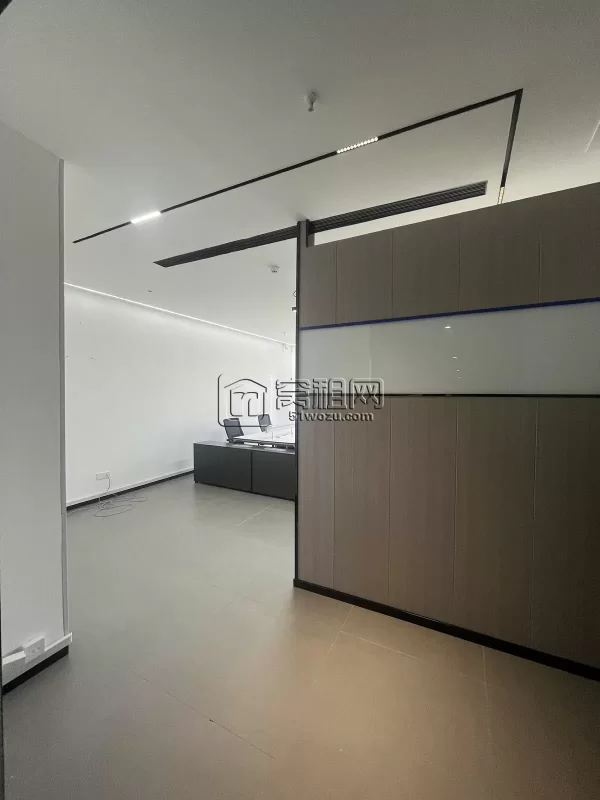 宁波东部新城嘉恒广场B座75m² 出租单价：1.8元/m²/天