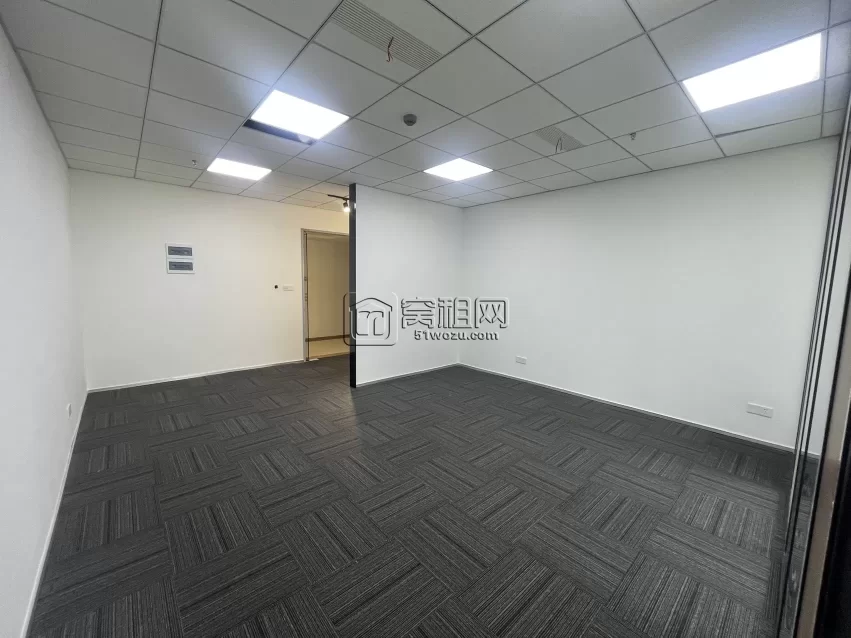 宁波国华金融大厦对面嘉恒广场朝南80平米写字楼出租单价：1.95元/m²/天