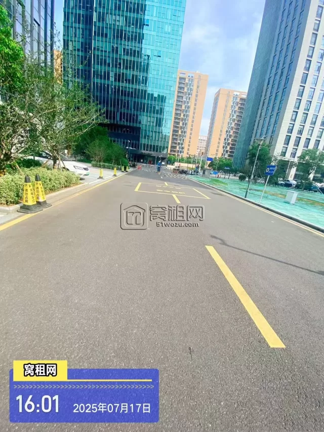 芯瑞创新中心停车收费标准？