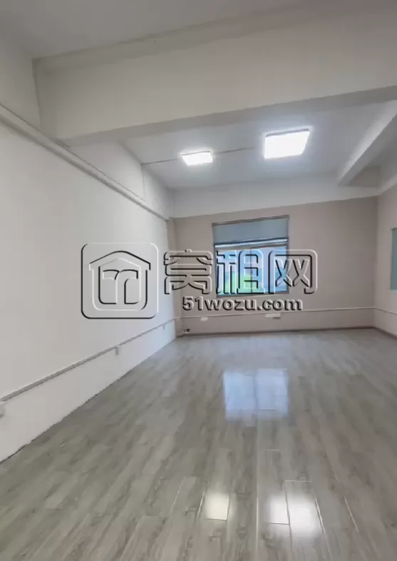 宁波2号线宁波大学站地铁口世创启创产业园 67㎡精装小户 出租2100元出租一个月