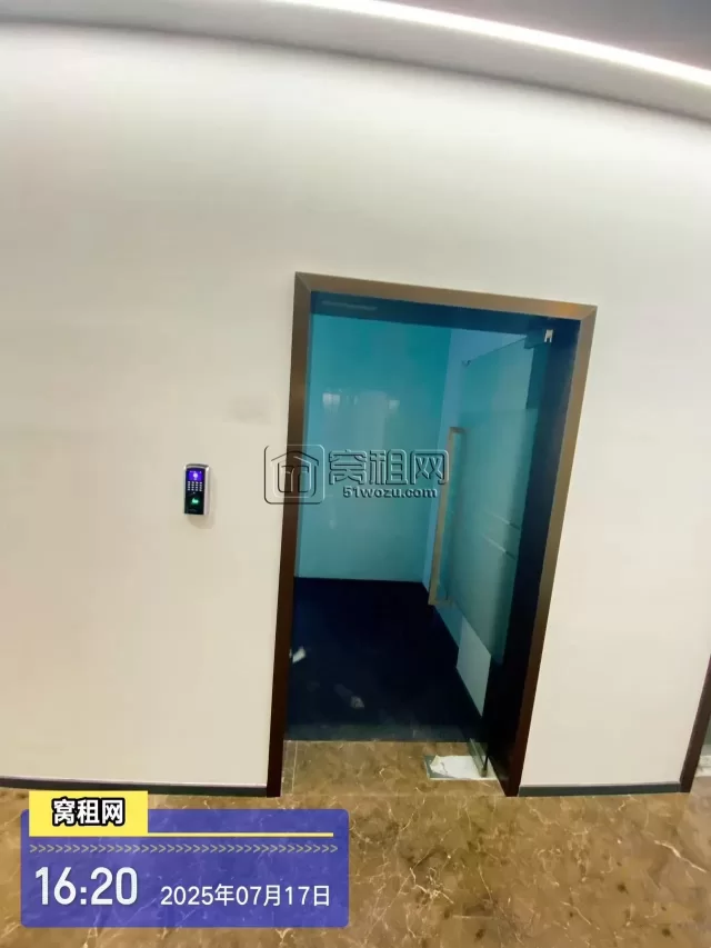 宁波高新区凌云大厦对面外经合作大厦98平米办公室出租4200元