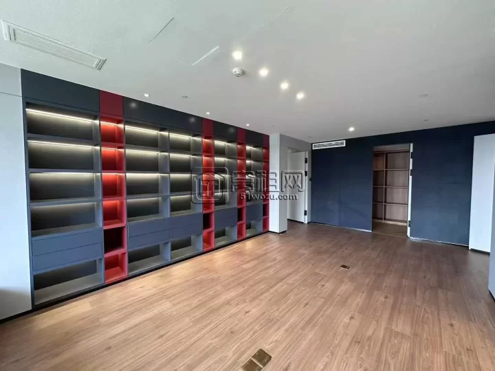 东部新城南苑环球酒店233.61 平出租单价 2.5 元/平米/天含税