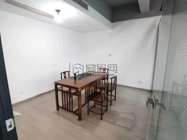 鄞州万达旁写字楼汇亚国际大厦出租96平米，租金5600元一个月