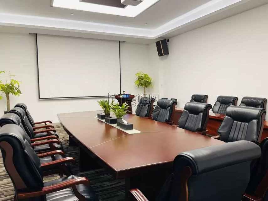宁波百度云智基地出租  面积92平  户型方正，超高得房率  配家具，费用包含物业费，水电费