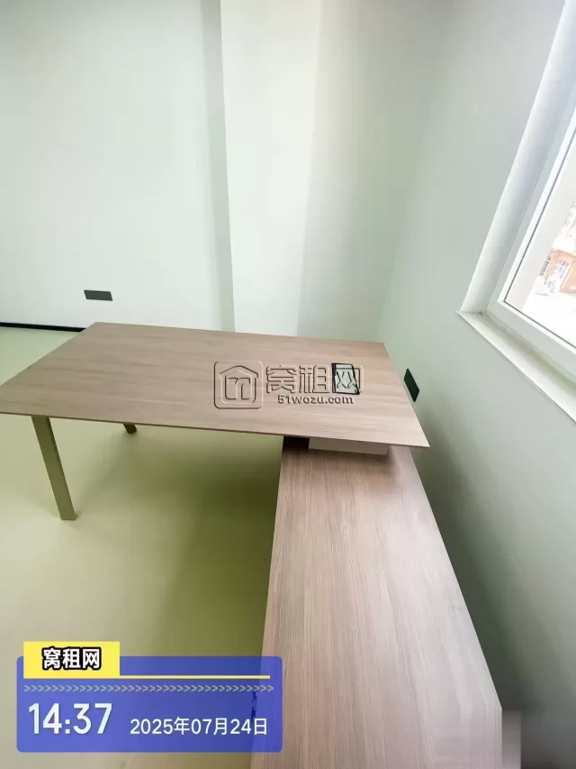 宁波西门口永煌大厦69平米精装修办公室出租3200元一个月