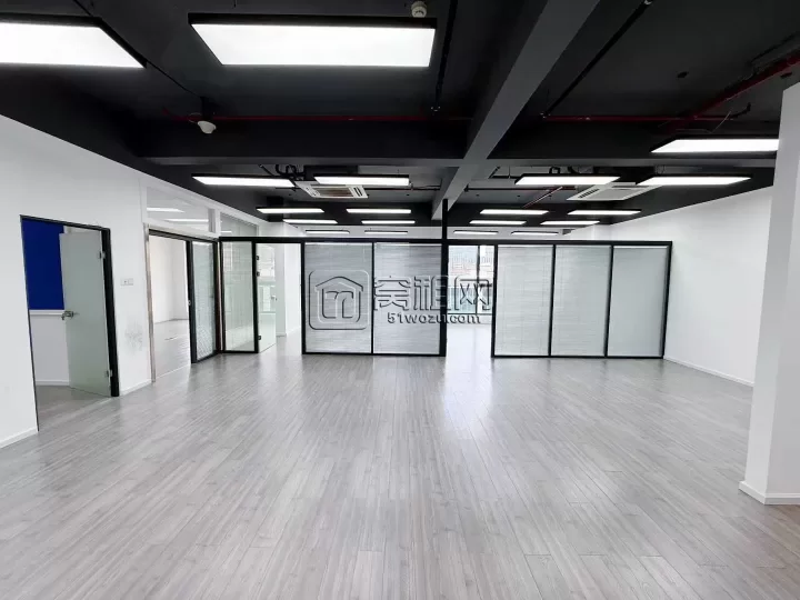 宁波潘火写字楼和荣大厦265方出租，单价1.49元/平方/天，双面采光，有4个隔间和大通间办公区。