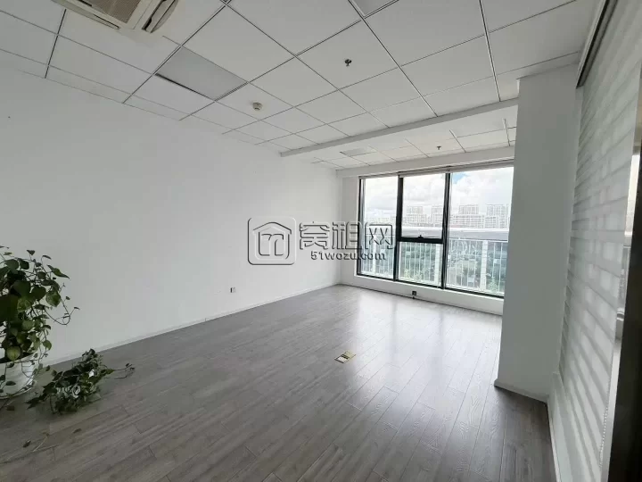 宁波潘火写字楼和荣大厦265方出租，单价1.49元/平方/天，双面采光，有4个隔间和大通间办公区。