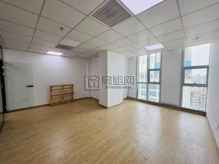 宁波7号线地铁口新天地大厦88平精装修朝南一个隔间，一口价2400！