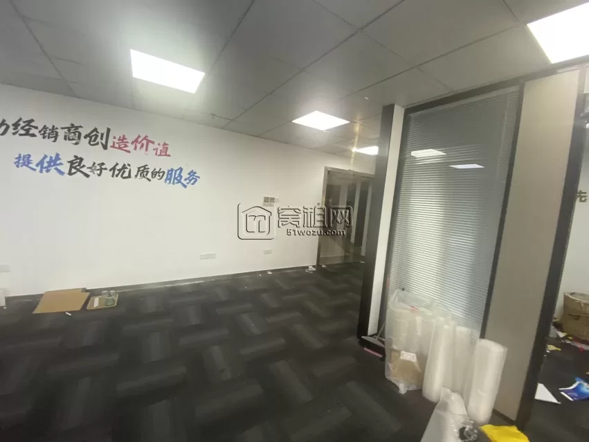 宁波海曙区LV店对面写字楼180平米精装修出租