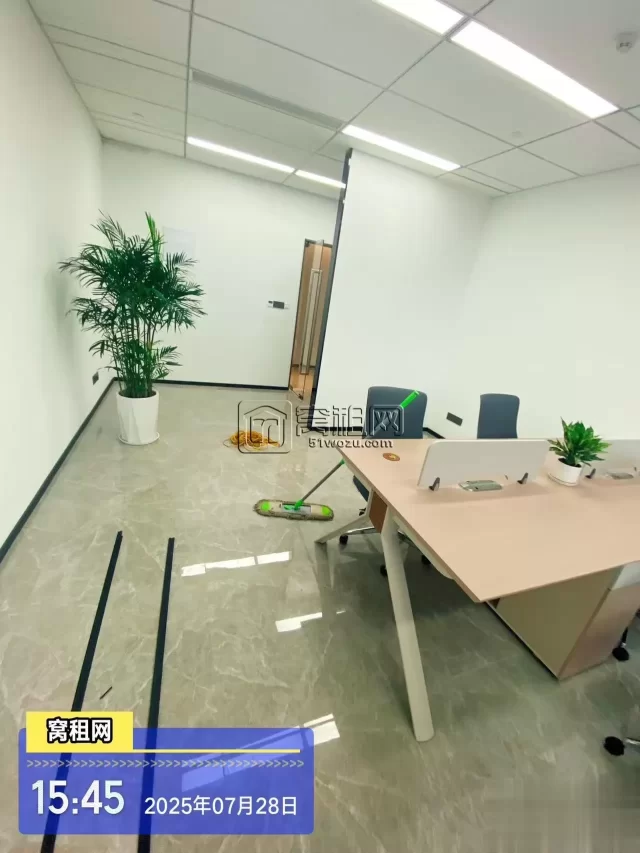 宁波南部商务区周边写字楼铁建大厦全新装修出租68平米3800元一个月