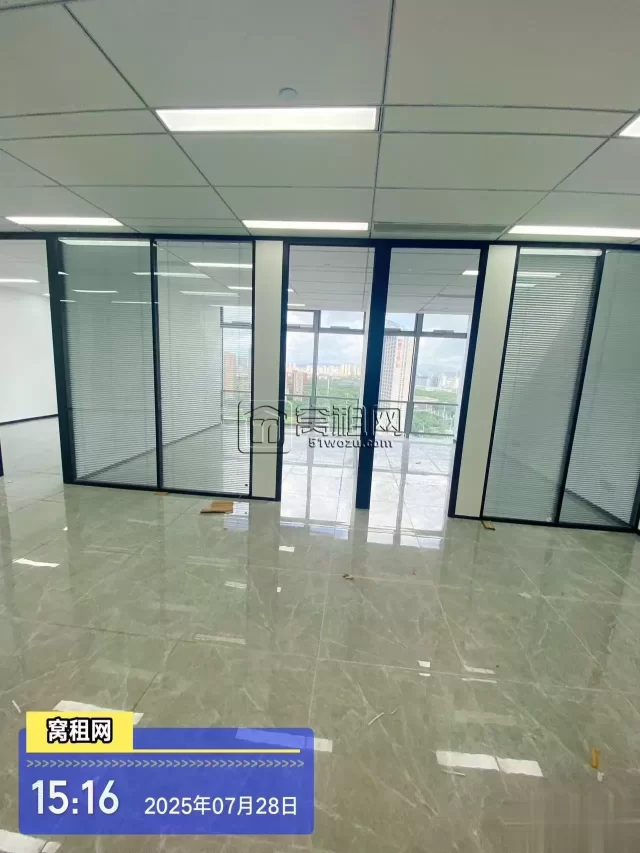 南部商务区铁建大厦写字楼226平米招租两面采光带水吧台12900元一个月