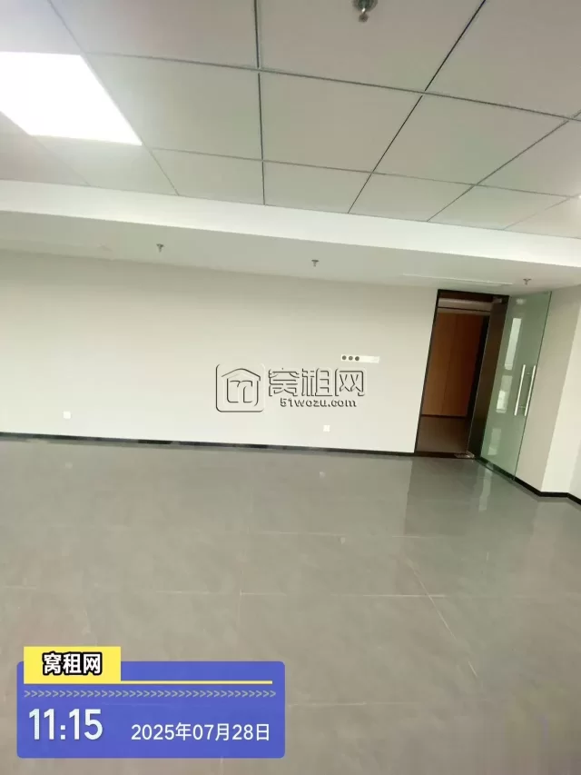 东部新城国际会展中心5号线出口办公室招租面积367.05平米租金2.3元/平米/天