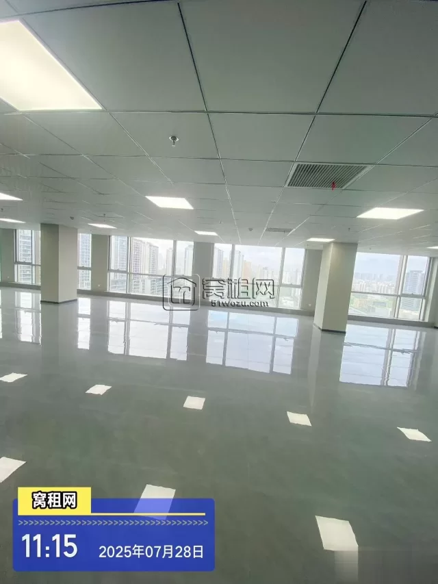 东部新城国际会展中心5号线出口办公室招租面积367.05平米租金2.3元/平米/天